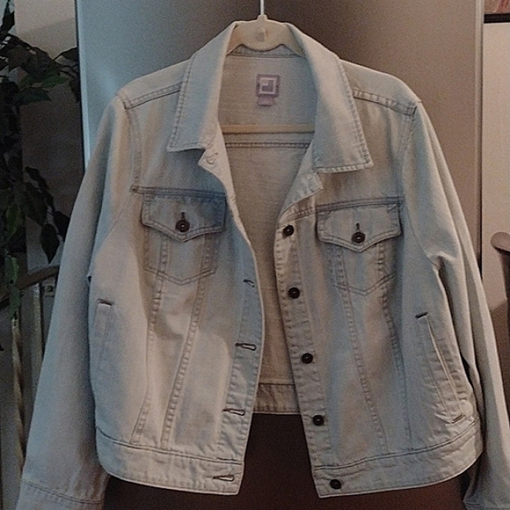 JC Penney classic light blue jean jacket 🤩